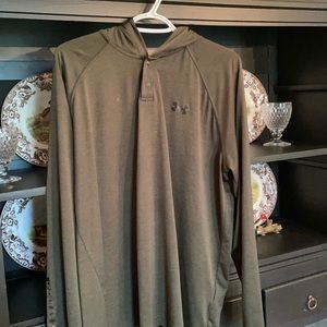 Under Armour Lightweight hoodie. Army green.